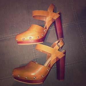 Cognac wedge sandals